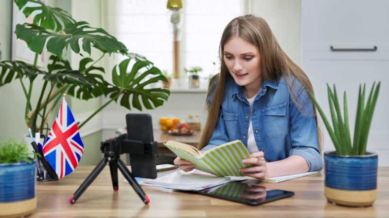 Apprendre l’anglais en ligne: s’engager avec un stage intensif!